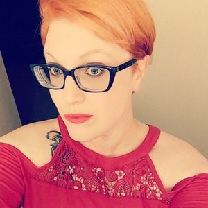 Meet your Posher, Liz